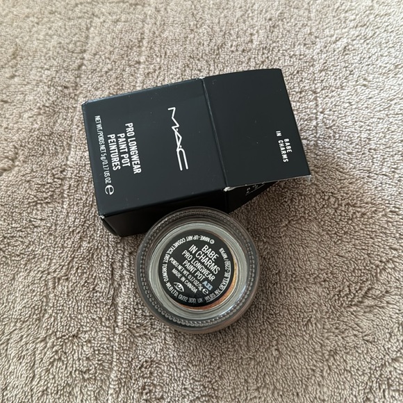 BNIB MAC PROLONGWEAR PAINT POT- BABE IN CHARMS - Picture 2 of 3